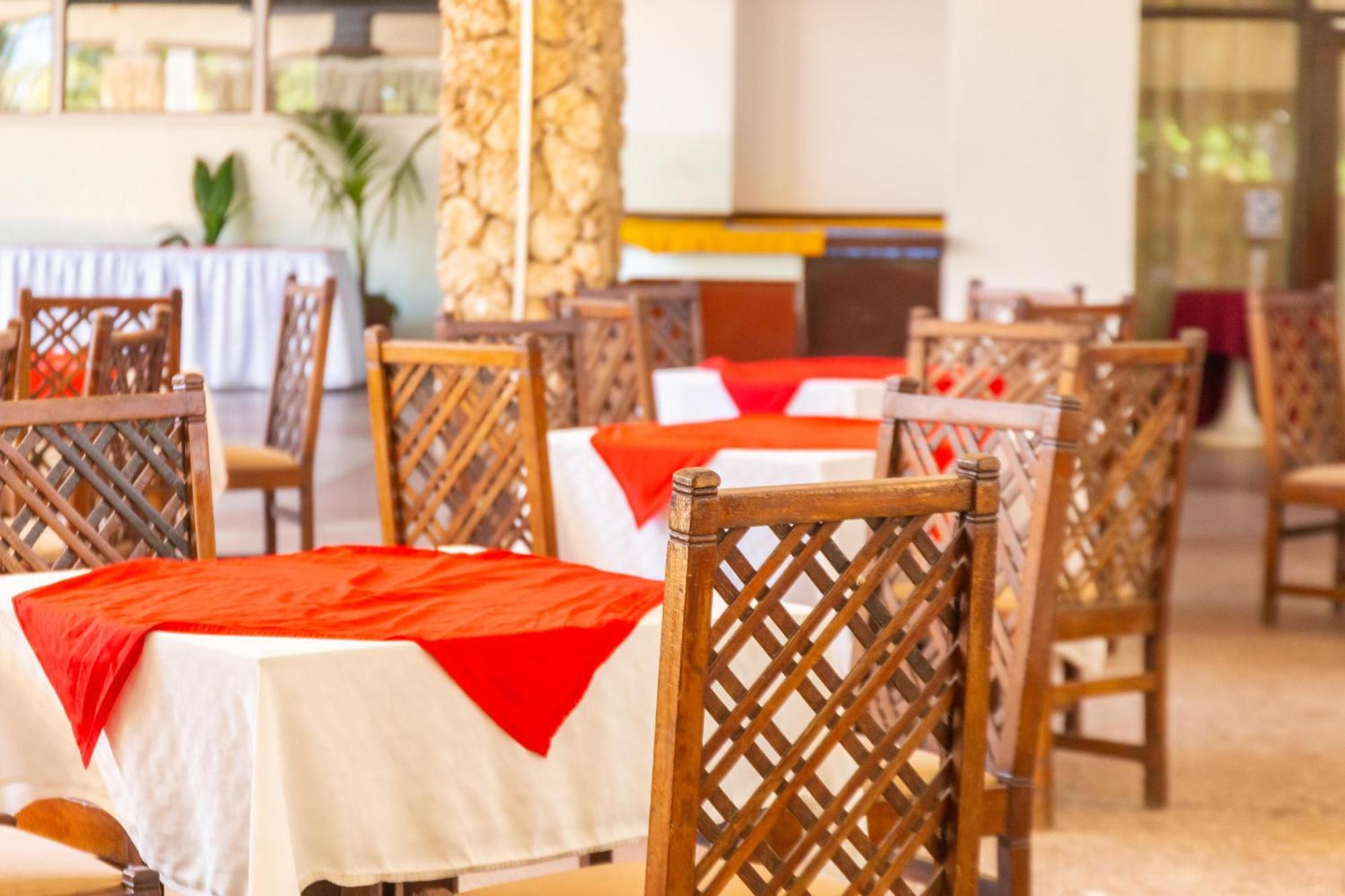 Mombasa Beach Hotel Extérieur photo
